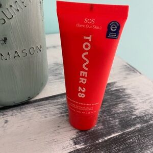 Tower 28 Beauty SOS Daily Skin Barrier Redness Recovery Moisturizer